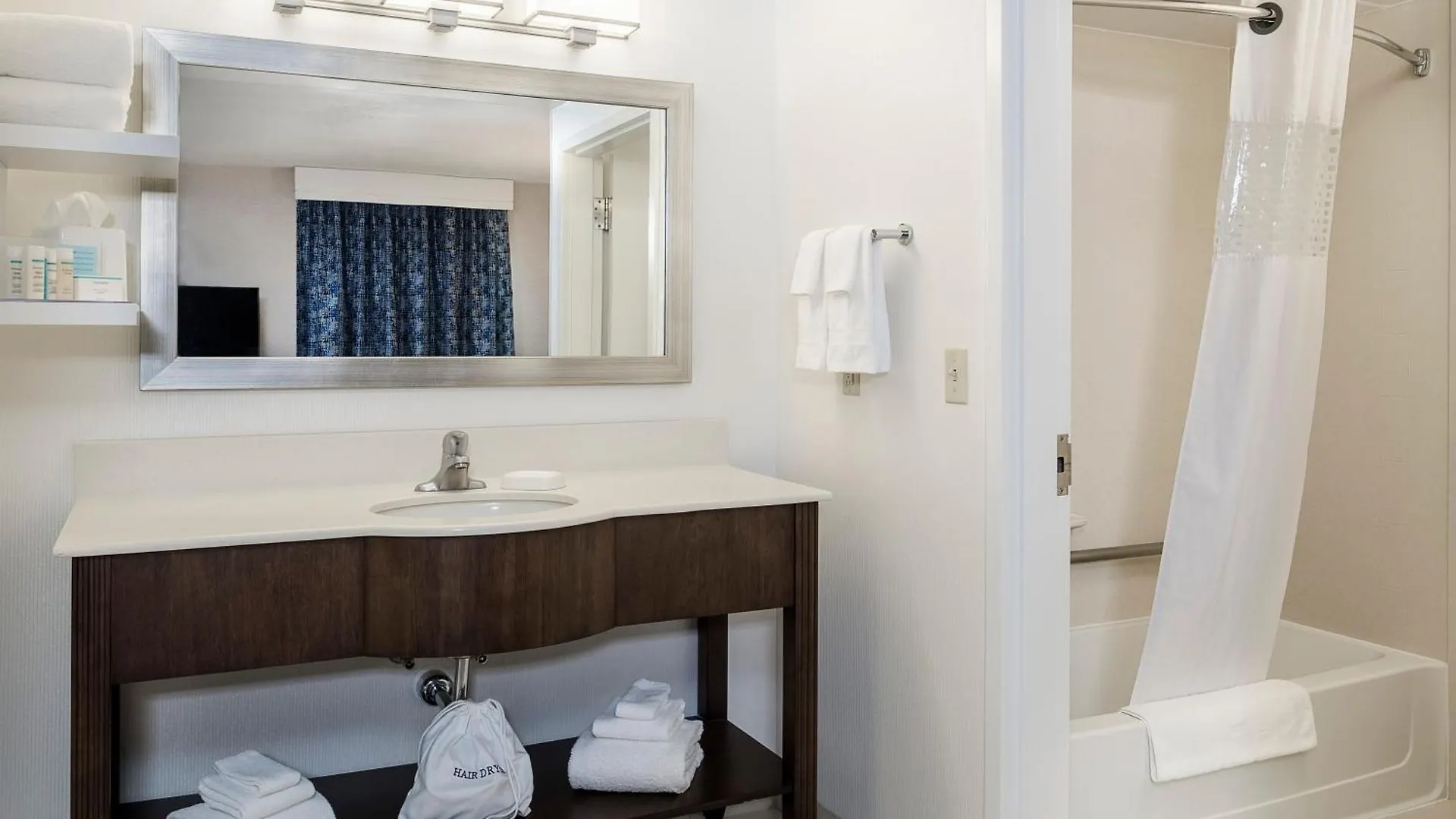 Hampton Inn & Suites By Hilton Dartmouth - Halifax 3*,